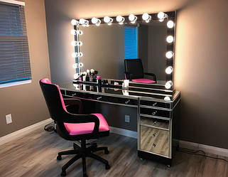 Візажне дзеркало з шухлядой