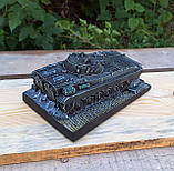 Статуетка БМП-2 з гіпсу ручної роботи - Військовий сувенір та подарунок, розмір 21х13х9 см, фото 6