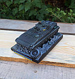 Статуетка БМП-2 з гіпсу ручної роботи - Військовий сувенір та подарунок, розмір 21х13х9 см, фото 3
