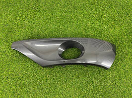 Накладка протитуманної фари Volkswagen Touareg NF 3.6 2012 перед. (б/у)