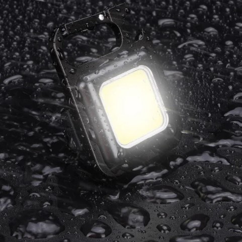 Фонарик-брелок в водонепроницаемом корпусе IPX4