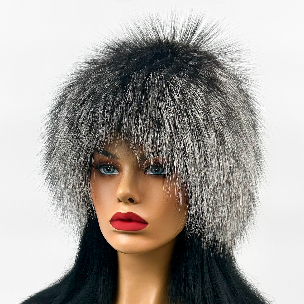 Жіноча зимова шапка з чорнобурки