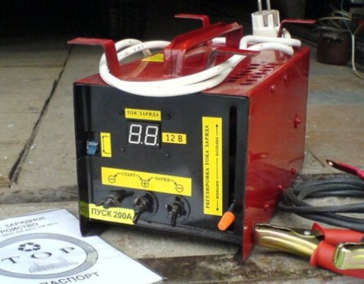 Пускозарядний пристрій ТОР-200П — для 12 В легкових і вантажних авто, пуск-200А, заряд-20А. 220 В. 3,5kW. 17кг, фото 1
