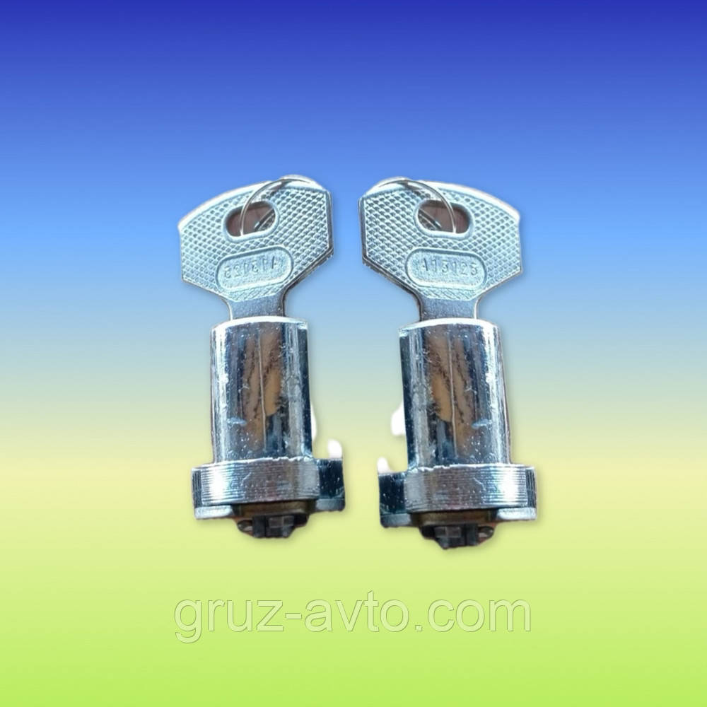 Замок дверної ручки із ключем комплект-2 шт. КамАЗ 5320