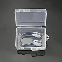 Затискач для носа для плавання.