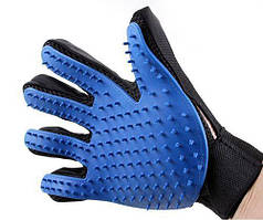 Рукавичка для вичісування шерсті у собак і кішок True Touch