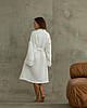 Бавовняний білий жіночий натуральний вафельний якісний халат для лазні середньої довжини з кишенями на запах, фото 7