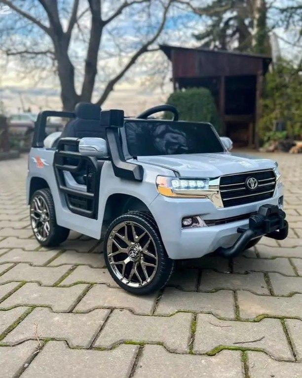 Дитячий електромобіль на акумуляторі Джип Toyota M 5101 на радіокеруванні дітей 1-5 років Сірий
