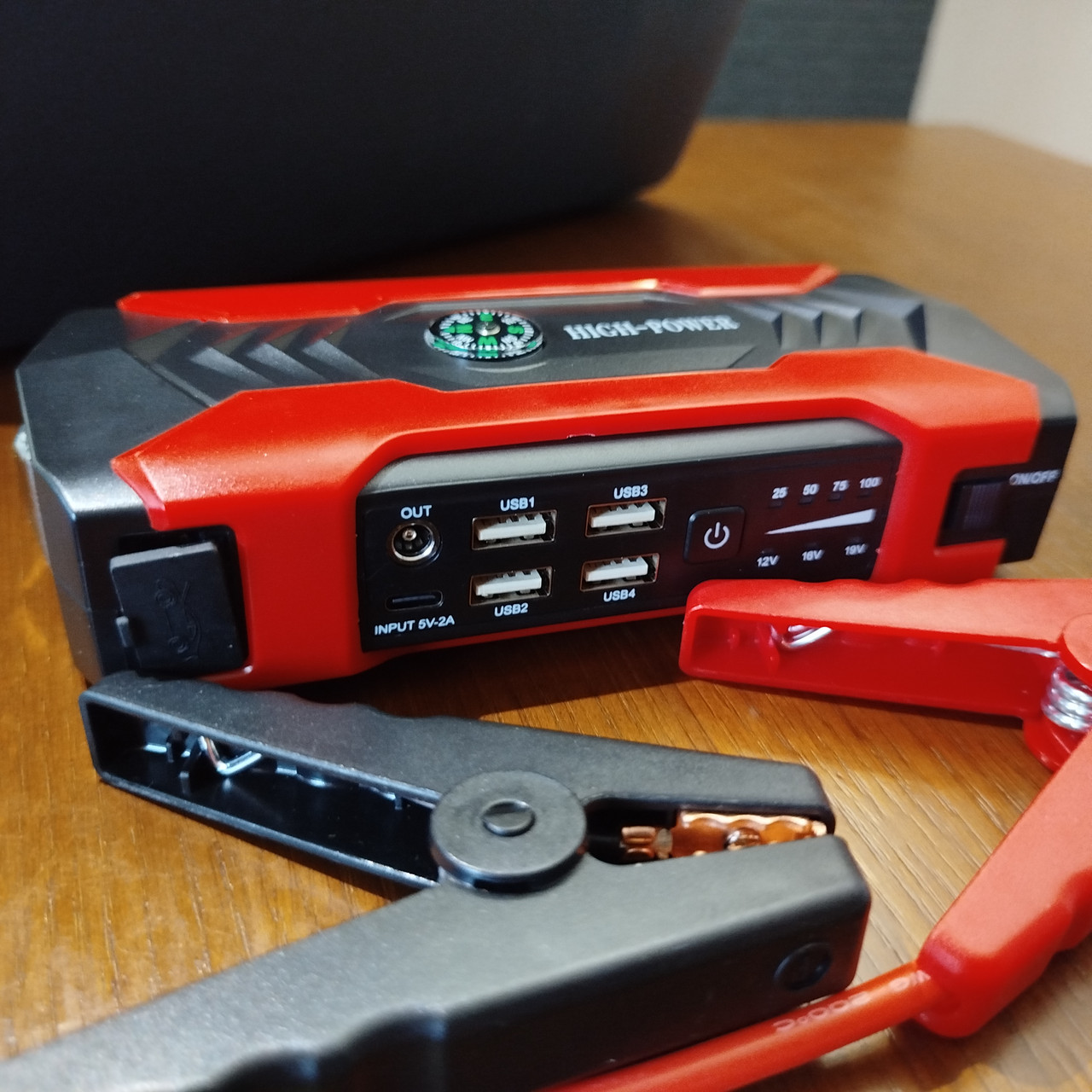 Автономний пусковий пристрій Повербанк для авто 6в1 (бустер Jump Starter) 28000 мА·год