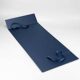 Коробка подарункова самозбірна на магнітах КЕЙС 33х24х10 см темно-синя, фото 8