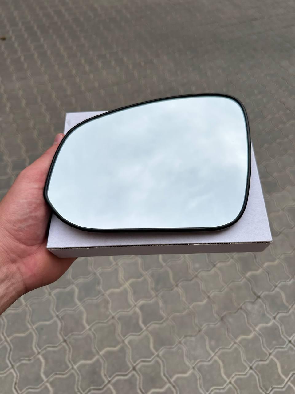 Toyota FORTUNER (Тойота Фортунер) 2015-2019 вкладиш (дзеркальний елемент) дзеркала лівого, фото 1