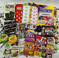 Подарункова коробка солодощів з Японії