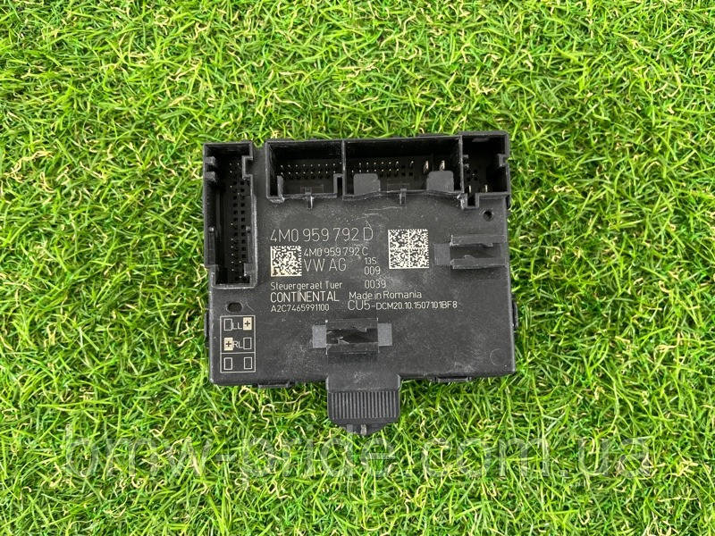 Блок керування дверима AUDI Q7 4M 3.0 TFSI CREC 2017 перед. прав. (б/у)