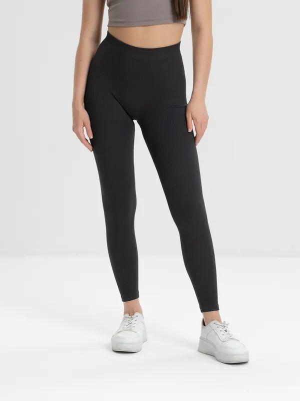 Жіночі лосини в рубчик на флісі, утеплені безшовні легінси рубчик, трикотажні лосини на осінь - фото 1 - id-p2352609089