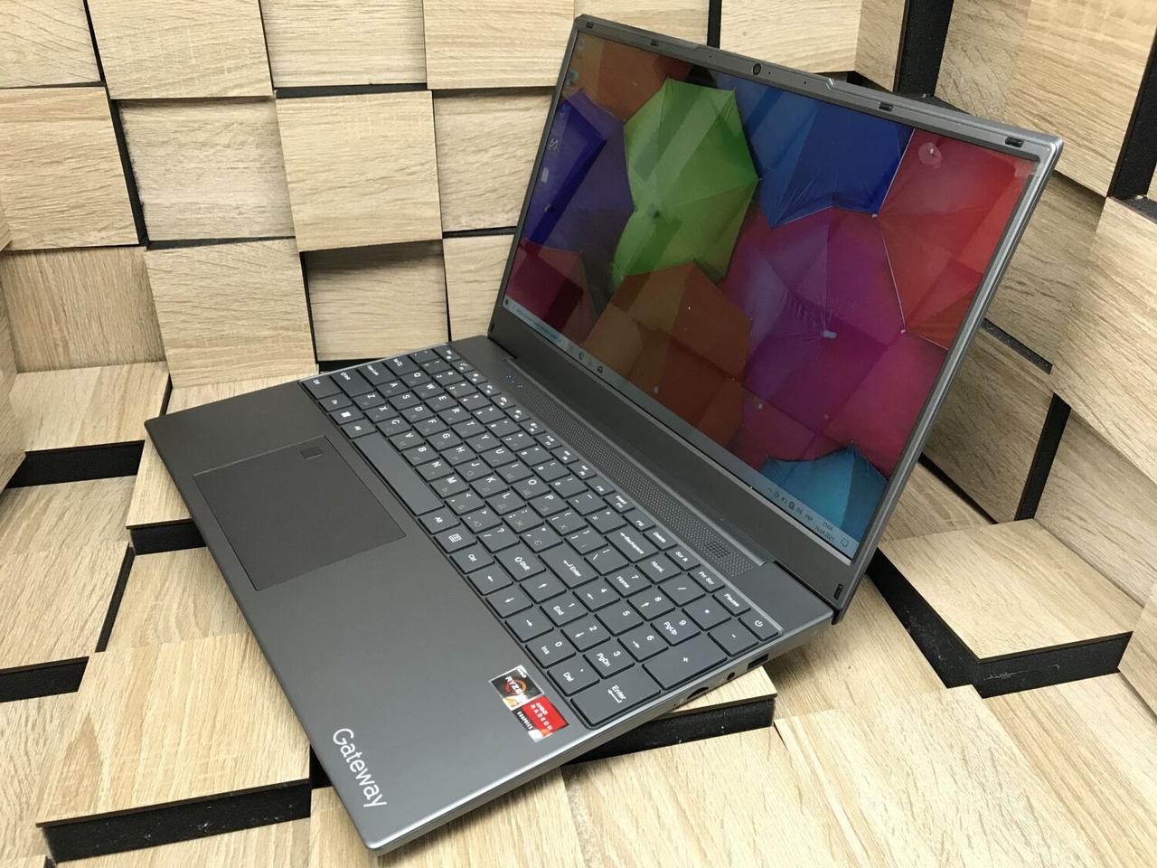 Ультрабук Gatewey GWNR 71539-BK / 15.6" (1920x1080) IPS / AMD Ryzen 7 3700U (4 (8) ядра по 2.3 - 4.0 GHz) / 16 GB DDR4 / 256 GB