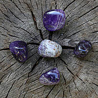 Камінь талісман натуральний Аметист якість АВ 2-3см (+-) вага 10-15 грам (+-) ціна за 1 шт