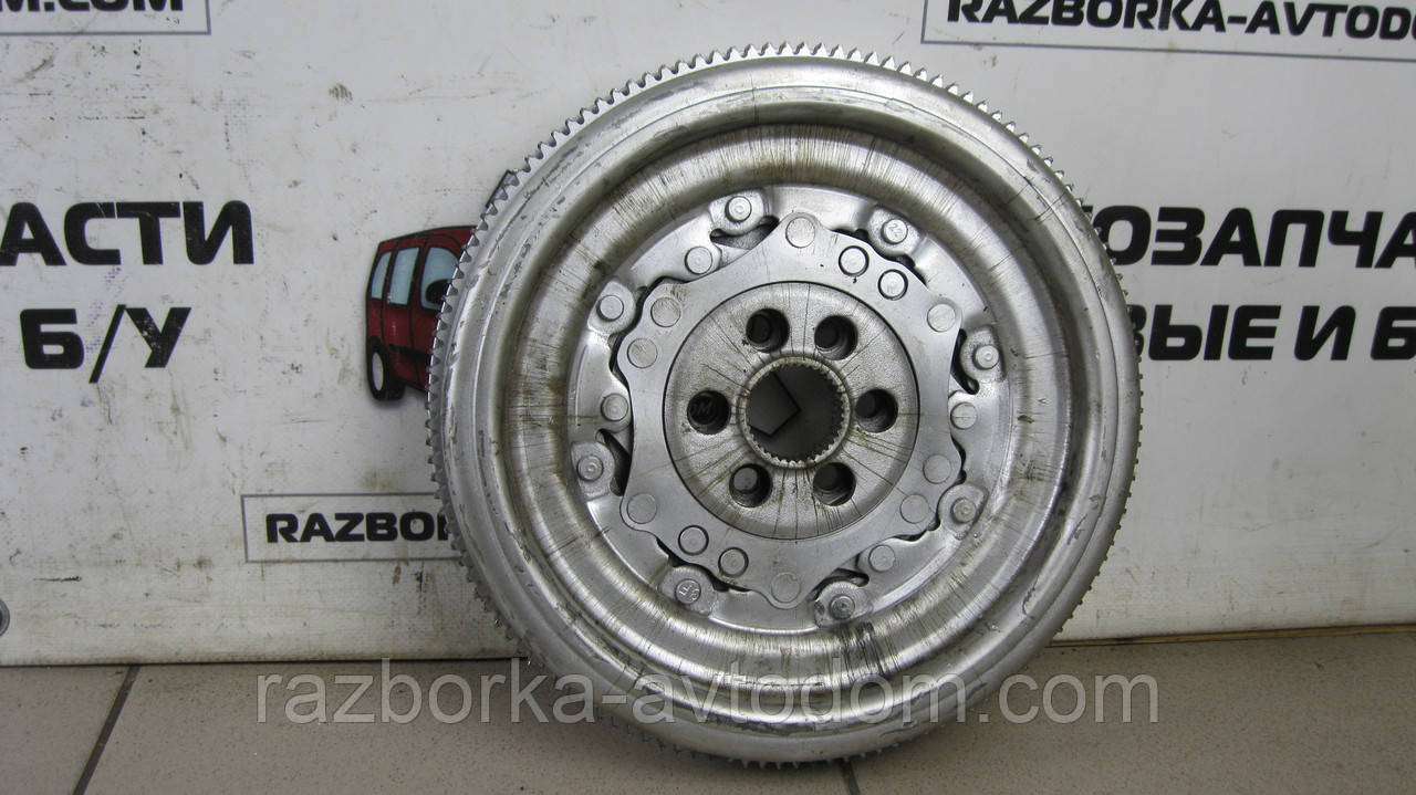 Маховик зчеплення двомасовий (демопферний) АКПП VW Touran, Passat B6, B7, B8, Jetta IV, Golf OE:03L105266CM