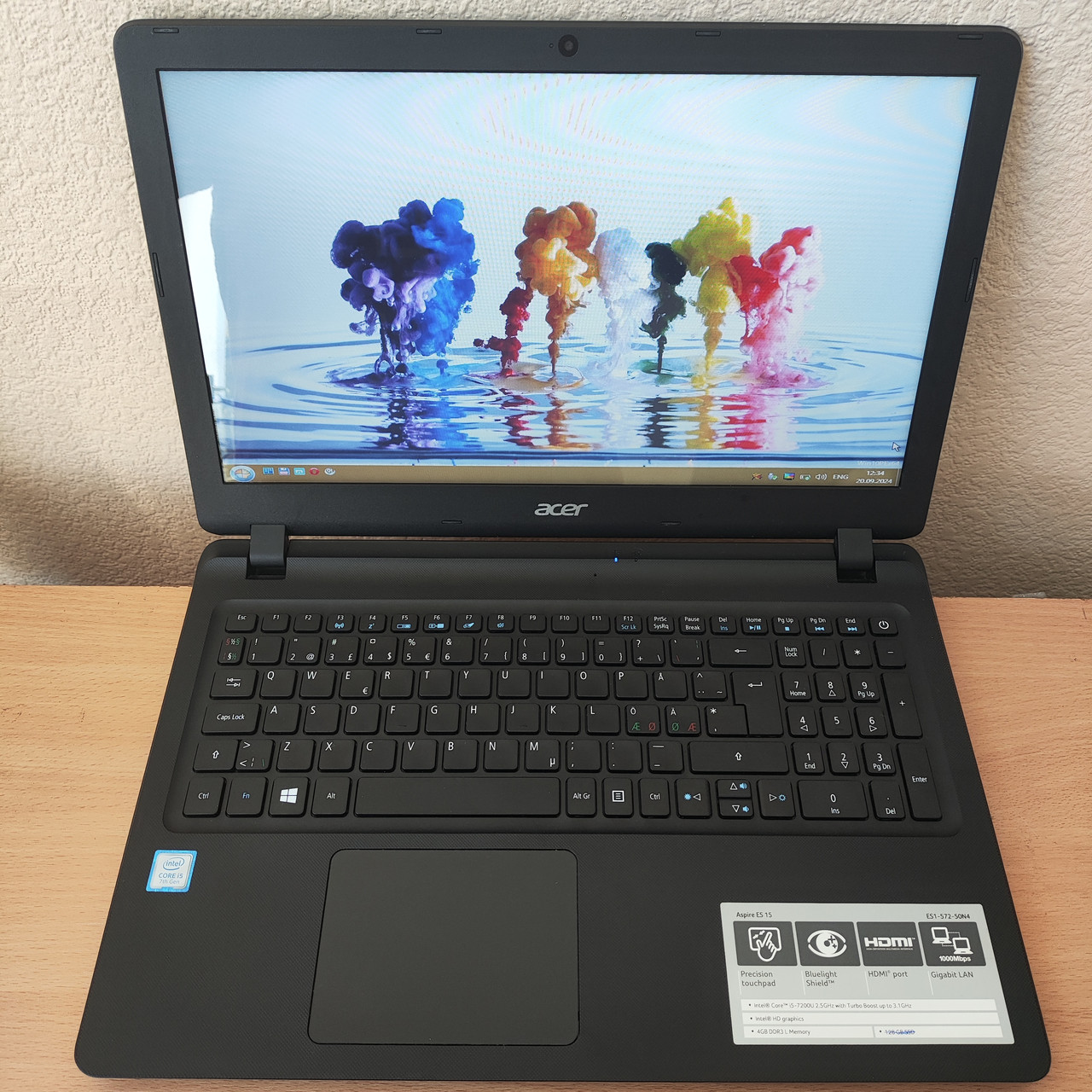 Ноутбук Acer ASPIRE ES1-572 15.6" i5-7200u/4Gb DDR3/Intel HD Graphics 620