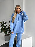 Блакитний теплий жіночий костюм з об'ємним худі з тринитки на флісі, фото 4