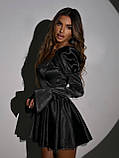 Жіноча чорна атласна сукня міні зі стразами, фото 4