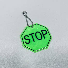 Світловідбиваючий брелок "Stop" Stenson 38443-1 зелений