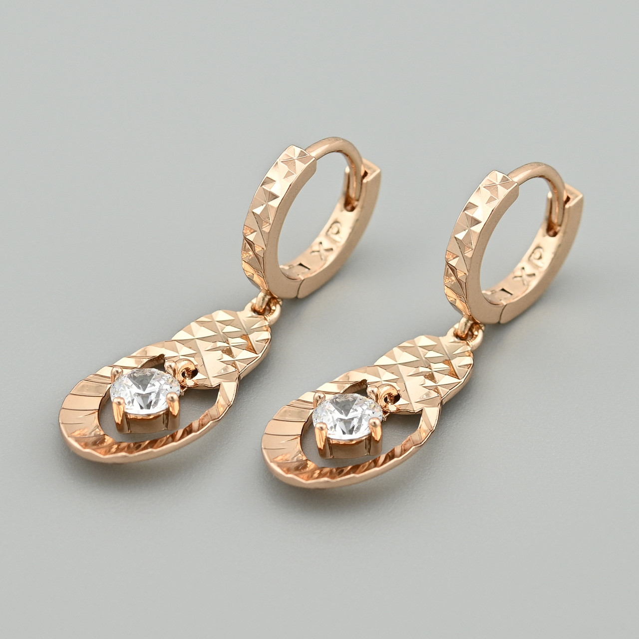 Сережки підвіски Кламар 45249 розмір 27х9 мм білі фіаніти вага 2.1 г позолота 18К, фото 1