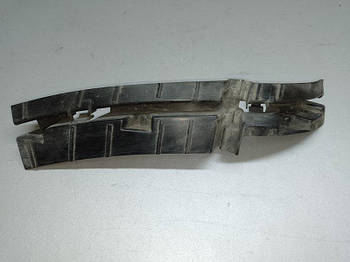 Кронштейн переднього бампера AUDI