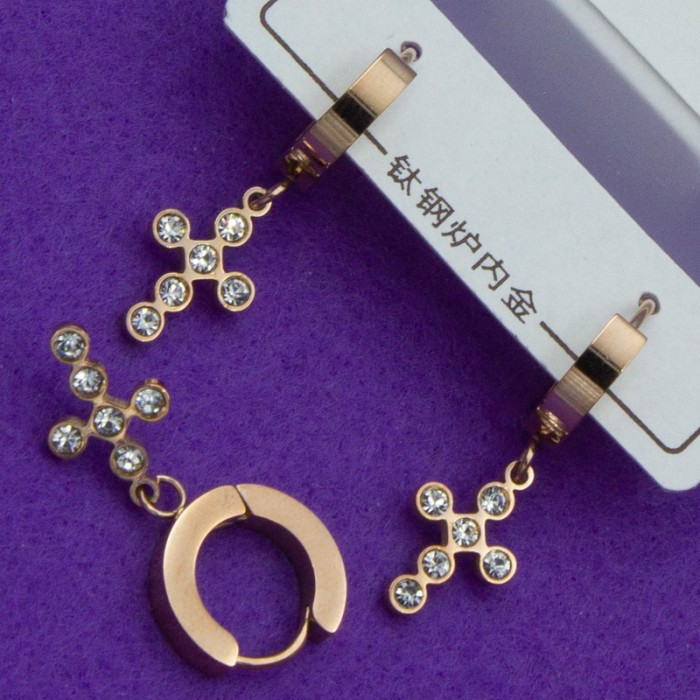 Сережки сталь No53 хрестики з цирконами на круглому замку біжутерію зі сталі