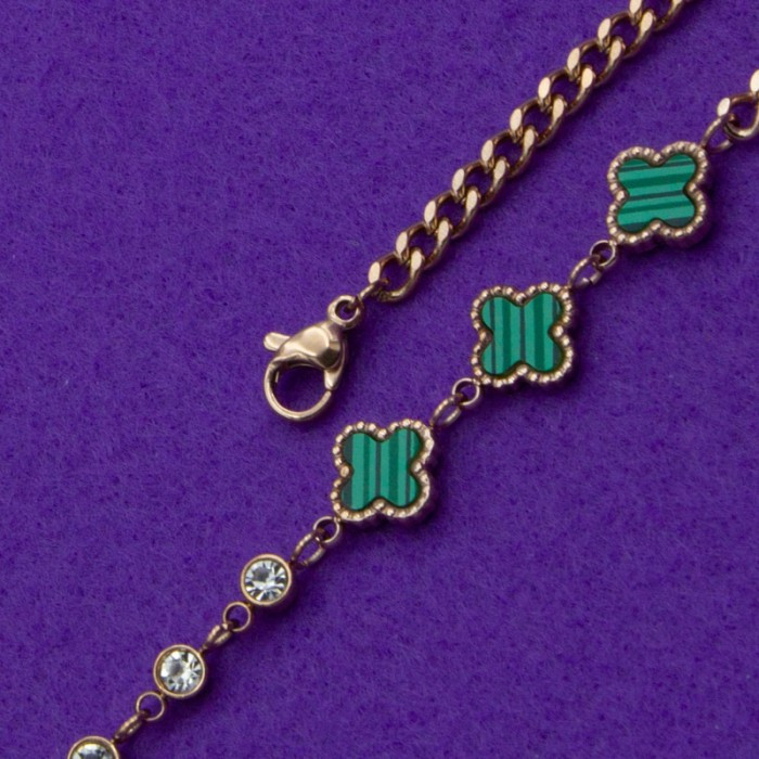 Браслет сталь No57 вставки зеленого кольору ван кліф і білі циркони біжутерія зі сталі ван кліф недорого