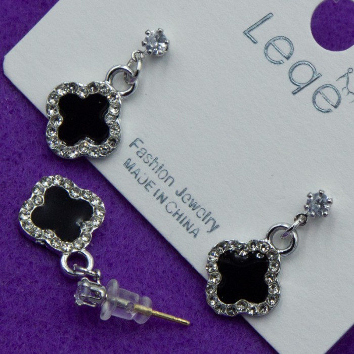 Сережки-гвоздики №168 10мм конюшина з чорною вставкою та білими стразами по периметру куплю ван Кліфф гвоздики