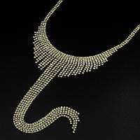 Кольє No4 з білих страз із довгою висулькою на основі під золото куплю весільні прикраси кольє недорого