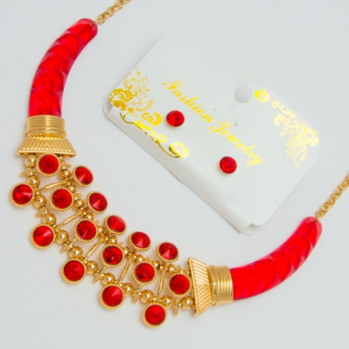 Підвіска No 410 з червоним камінням в обрамленні.