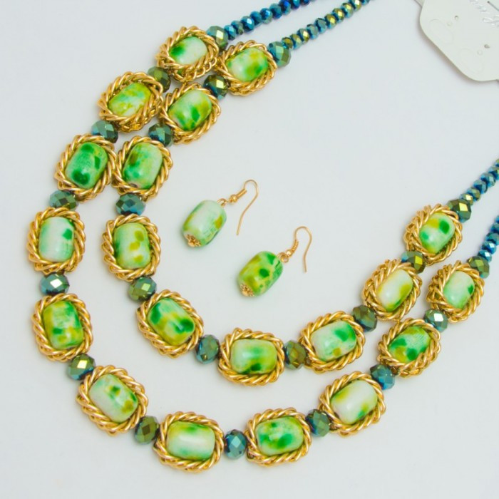 Підвіска No413 оригінальна із зеленими каменями в ланцюжку.