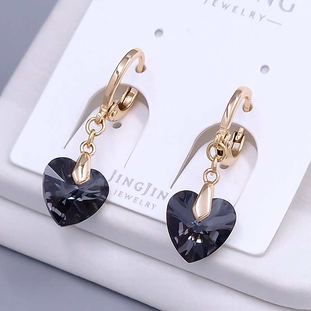 Сережки XР. Позолота 18К. Камені: Swarovski чорного кольору. Довжина: 22 мм. Ширина: 9 мм.