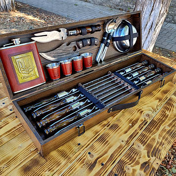 Набір в дерев'яному кейсі "Голд з шампурами Лакшері"