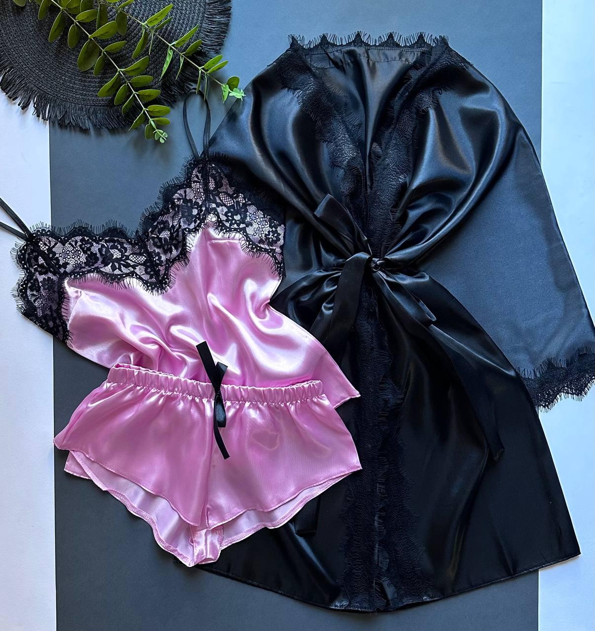 Чорний халат + Рожева піжама — атласний комплект із мереживом.