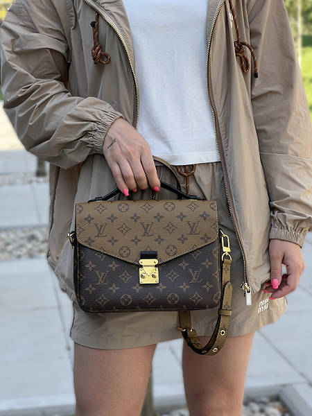 Louis Vuitton Pochette Metis Monogram Reverse