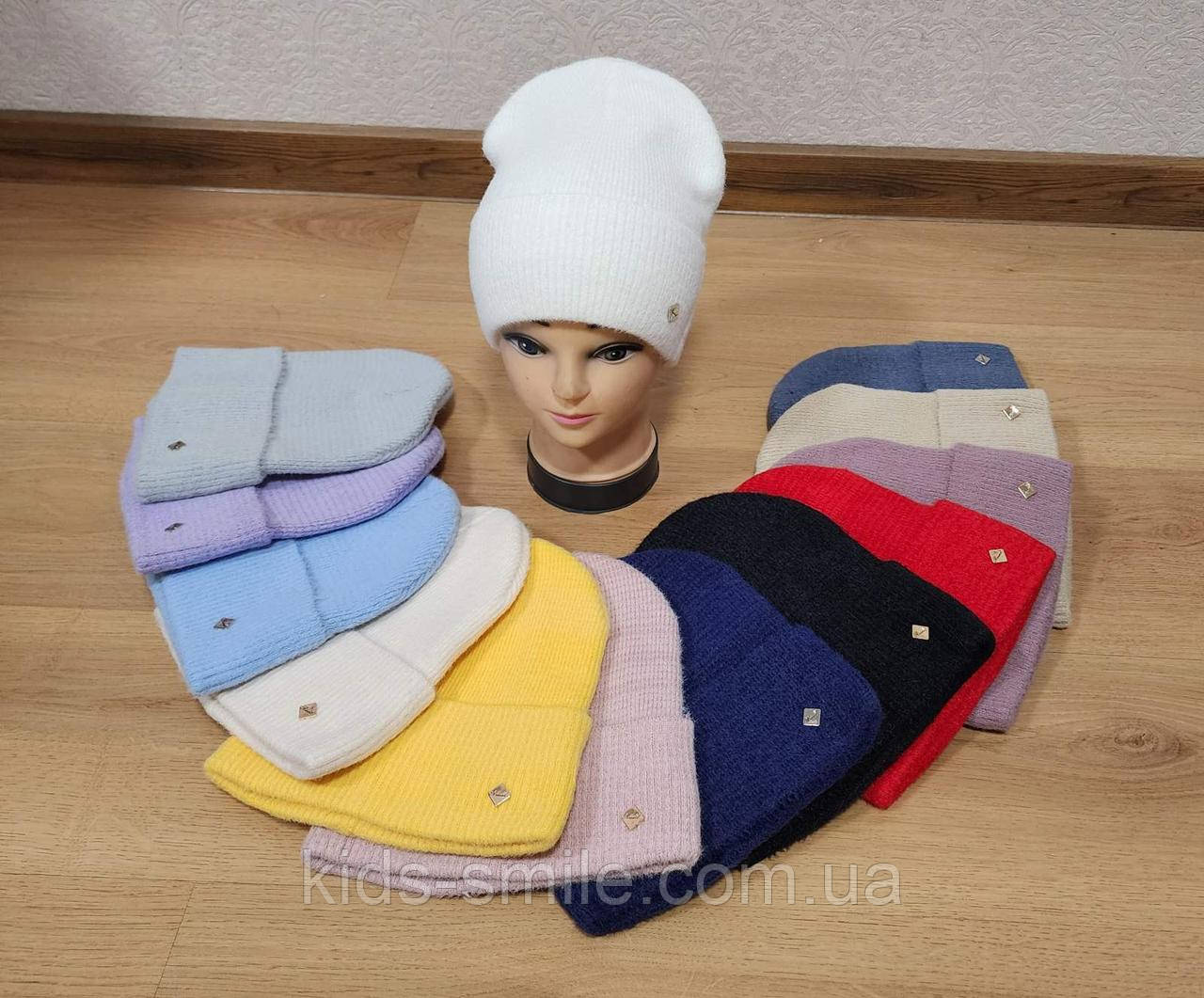 Шапки жіночі в'язані (Ангора)
