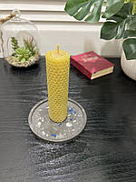 Свічка з вощини з травою та эфірним маслом мяти.