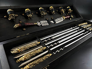 Набір шампурів у дерев'яному кейсі з чарками, вилкою та ножем 14 предметів "Мисливець" на подарунок директору