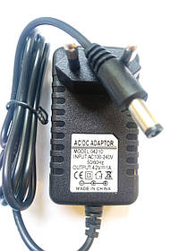 Блок живлення імпульсний вилковий штекер 2,5/5,5 мм, 4,2V, 1 A, 220 В