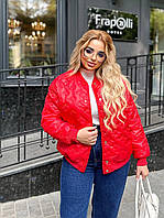 Жіноча куртка с цікавою пайкою