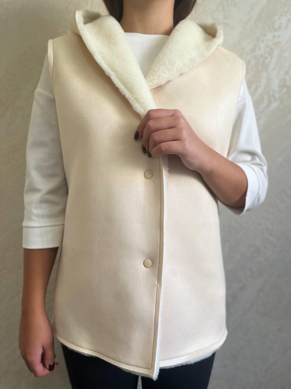 Жилетка з овечої вовни замшева з капюшоном S-4XL, жилет з вовни, безрукавка з овчини з капішоном, фото 1