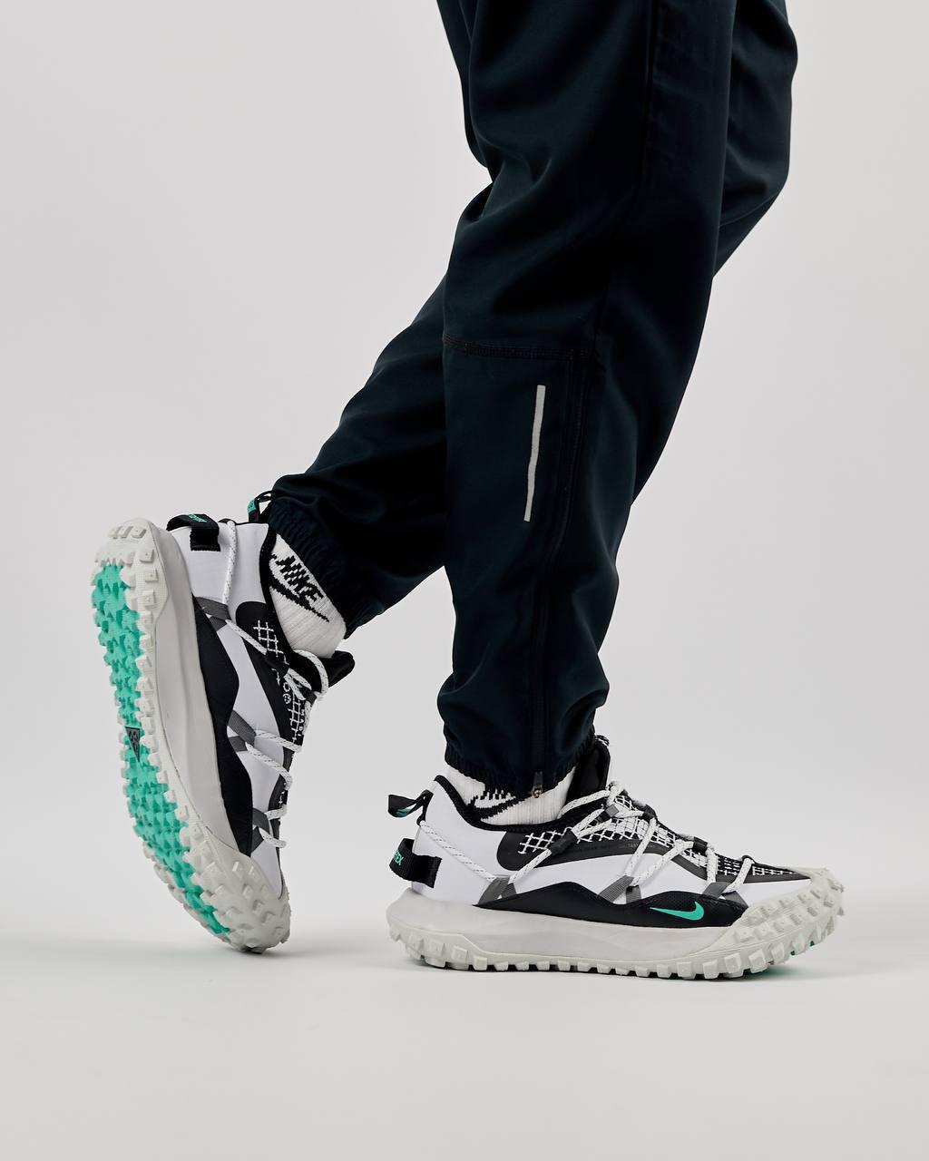 Чоловічі кросівки Nike Acg Mountain Fly Low White Black Mint, кеди Найк білі нейлон текстиль. Чоловіче взуття