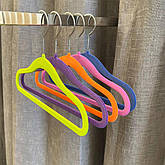 Дитячі вішалки-плечики