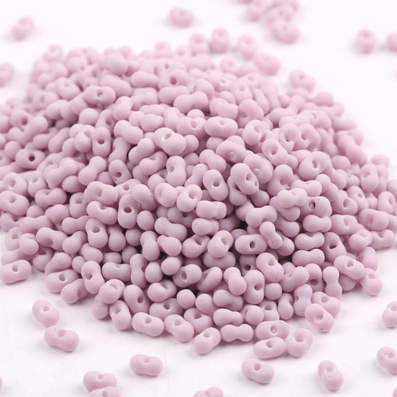 Бісер скляний у формі арахісу FARFALLE 6х4х3, 2 мм 10 г Лавандовий матовий, фото 1