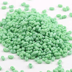 Бісер скляний у формі арахісу FARFALLE 6х4х3, 2 мм 10 г Зелений матовий