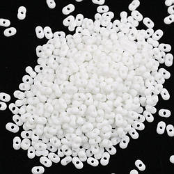 Бісер скляний у формі арахісу FARFALLE 6х4х3,2 мм 10 г Білий