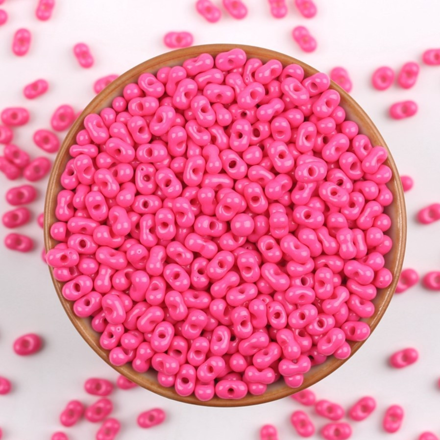 Бісер скляний у формі арахісу FARFALLE 6х4х3, 2 мм 10 г Рожевий яскравий, фото 1