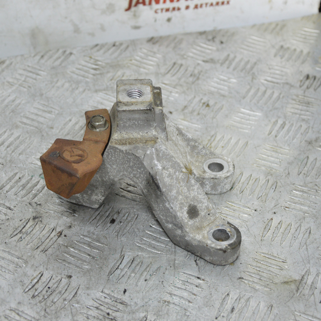 Кронштейн КПП Mazda 5 2005-2010 Крепление опора коробки переключения ...